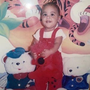 Meet your Posher, Leonela